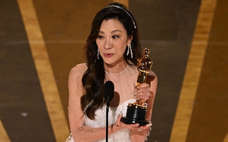 Michelle Yeoh ganha na categoria de melhor atriz do Oscar 2023