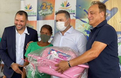 Deputado Galba Novaes prestigia 27 anos de emancipação política de Campestre