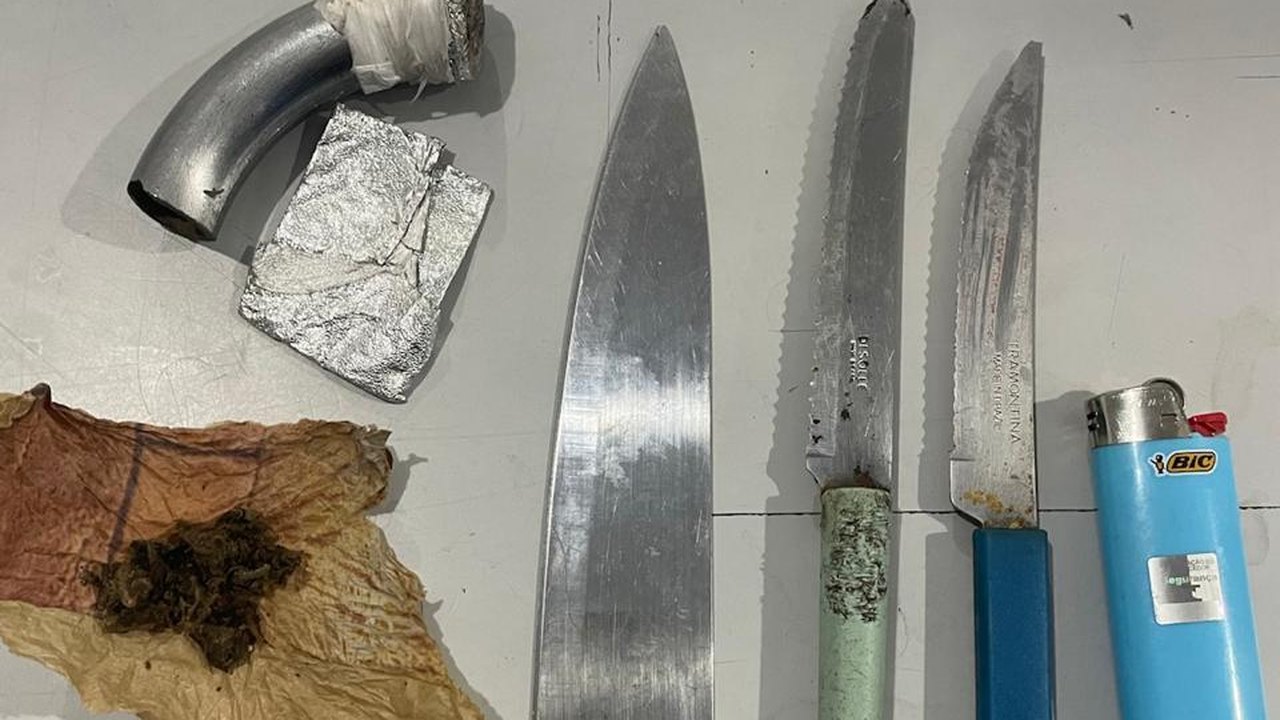 Guarda municipal apreende armas brancas e drogas no bairro do Farol