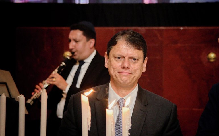 Evento em São Paulo com presença de Tarcísio relembra vítimas do Holocausto