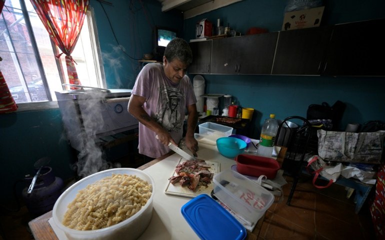 Cozinhas comunitárias da Argentina estão em crise: sem comida e com mais gente para atender