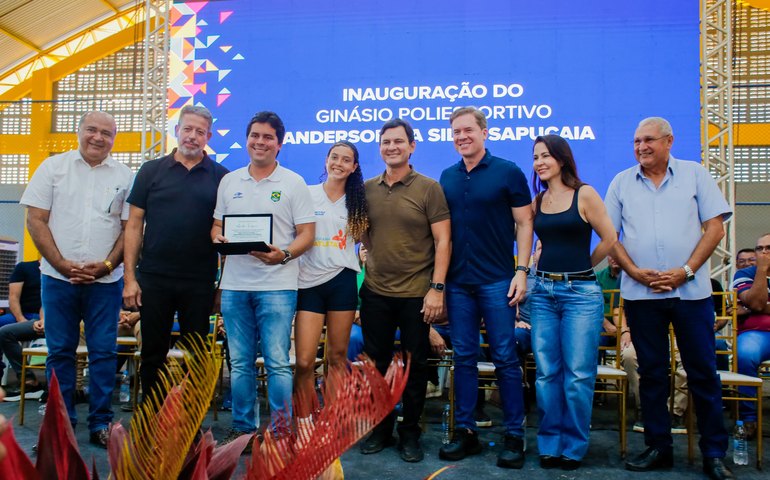 Coruripe em Festa: Dois Novos Espaços para Esporte e Lazer são inaugurados com a Presença do Ministro dos Esportes