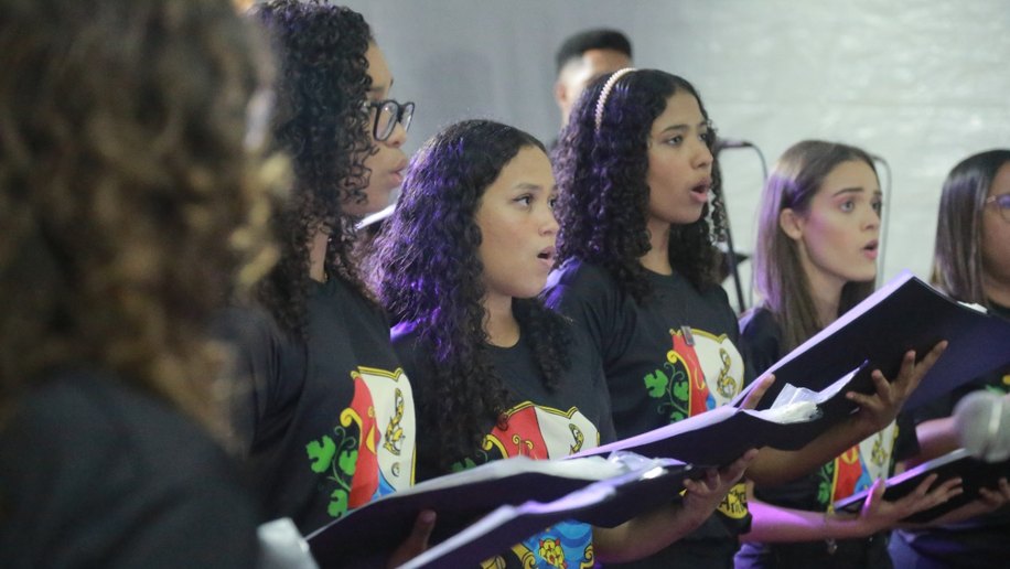 Penedo Luz apresenta Festival de Coros no Largo de São Gonçalo