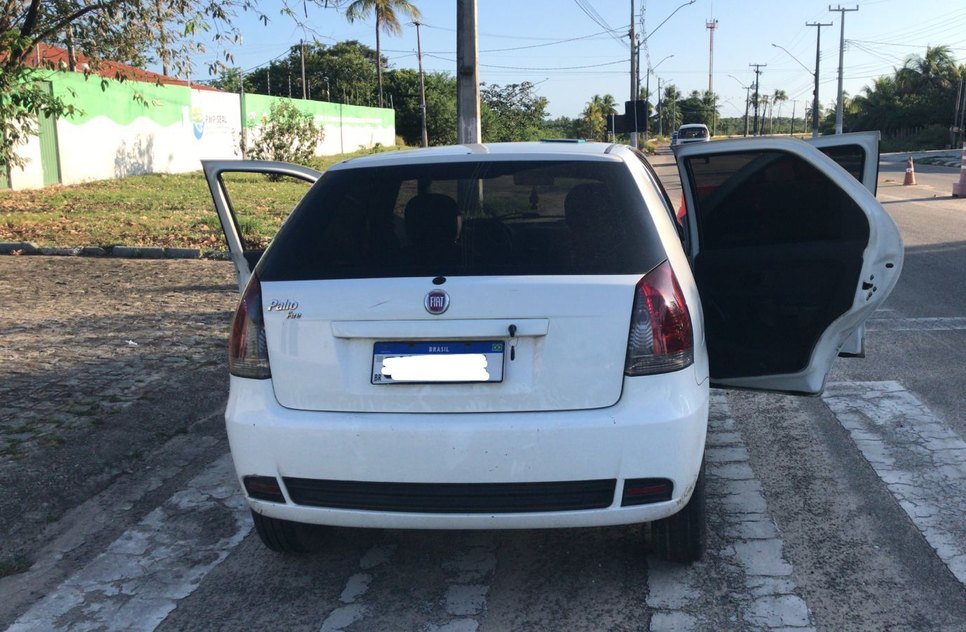 Após roubo de carro, quatro suspeitos passam por barreira policial e acabam presos em Sergipe