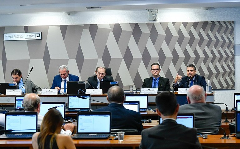 PL que limita cobrança de taxa sindical avança no Senado