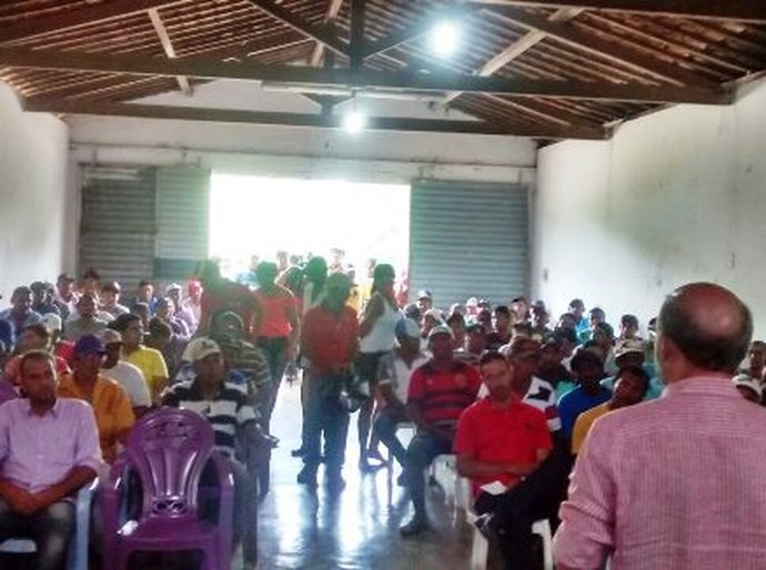 Diretor-presidente do Iteral se reúne com agricultores familiares no Sertão