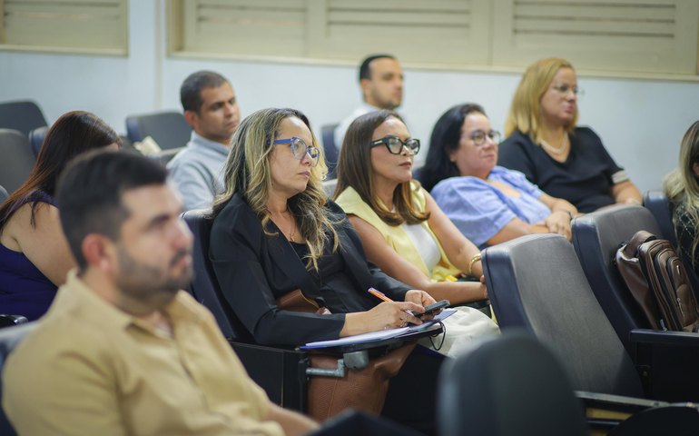 Seduc promove formação com novos gerentes especiais regionais