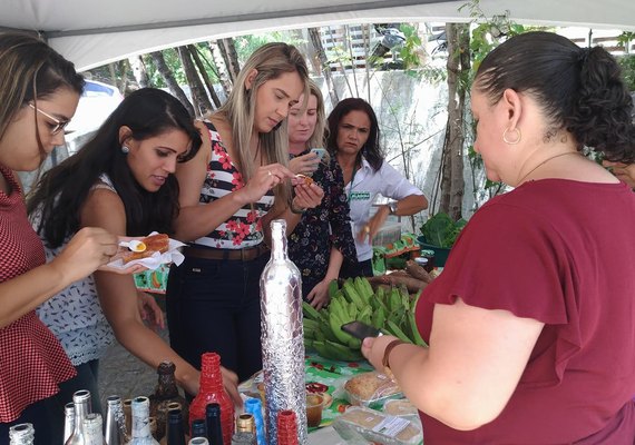 Feira Orgânica da Semarh contou com degustação de pães e bolos