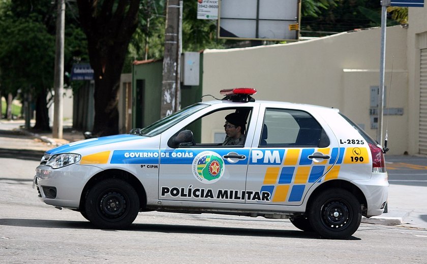Quatro policiais militares morrem em acidente entre viatura e carreta em rodovia de Goiás