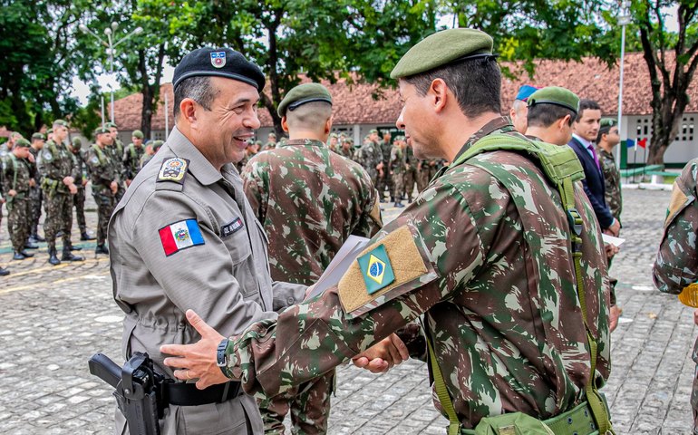 Comandante-geral da PM é homenageado durante comemoração dos 185 anos do 59º Batalhão de Infantaria Motorizado