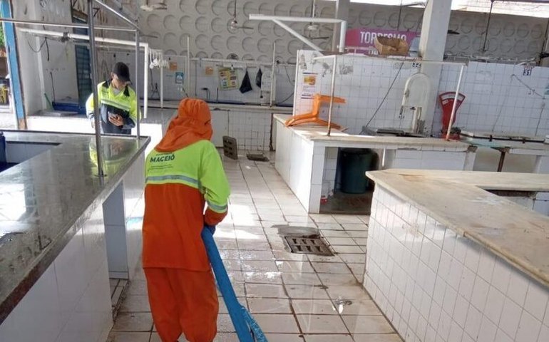 Depois do Mutirão de limpeza, mercado e feirinha do Jacintinho retomam funcionamento nesta terça-feira (25)