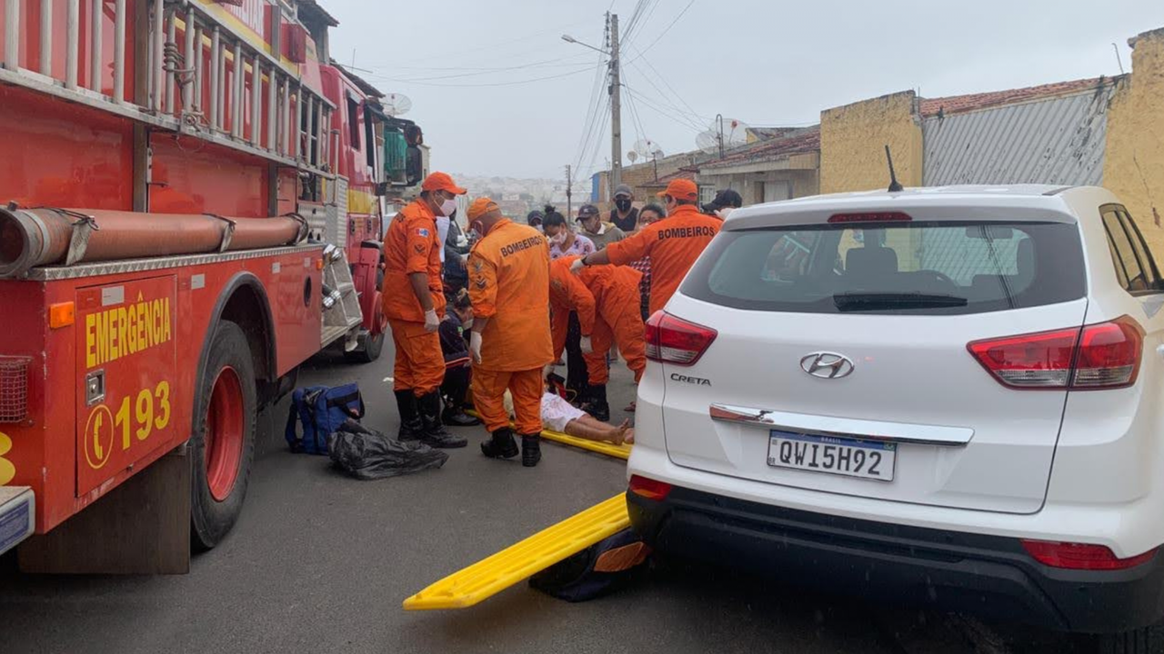 Corpo de Bombeiros é acionado para prestar socorro à vítima de colisão entre motos em Arapiraca