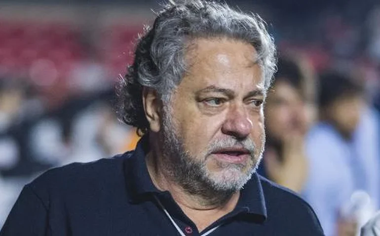 Casares divide responsabilidade em ano ruim do São Paulo e defende permanência de Crespo até 2026