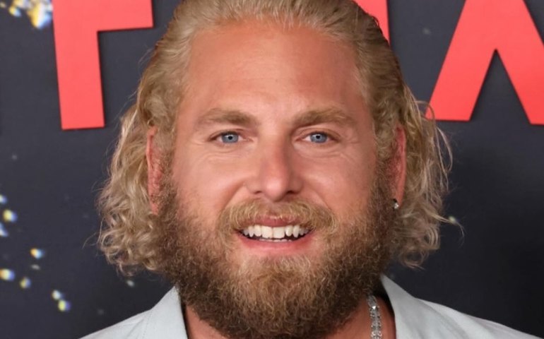 Jonah Hill tem mensagens expostas por ex-namorada: 'Parceiro emocionalmente abusivo'