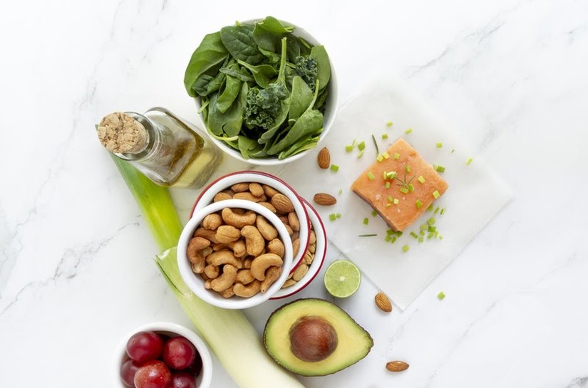 Nutricionista lista alimentos poderosos que ajudam no bem-estar e aliviam o estresse