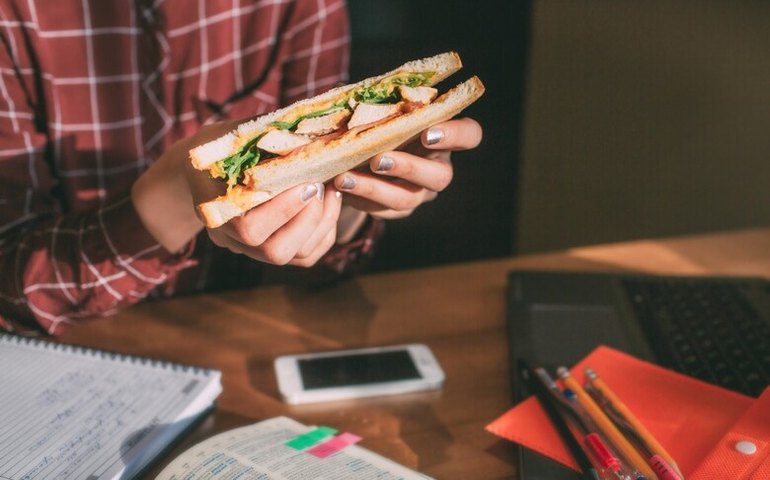 Enem 2021: nutricionista diz quais alimentos o participante deve levar para o exame