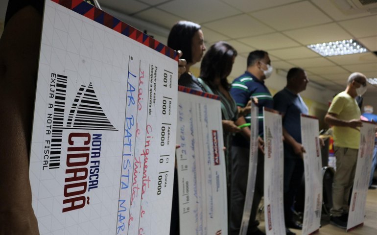 Ganhadores do sorteio de Natal da Nota Fiscal Cidadã recebem premiação nesta terça-feira (20)