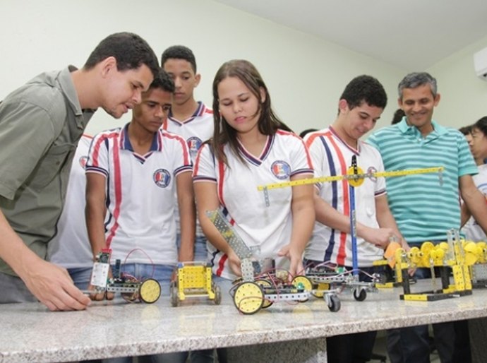 Mais atrativa: Robótica dinamiza ensino de ciências exatas em Atalaia