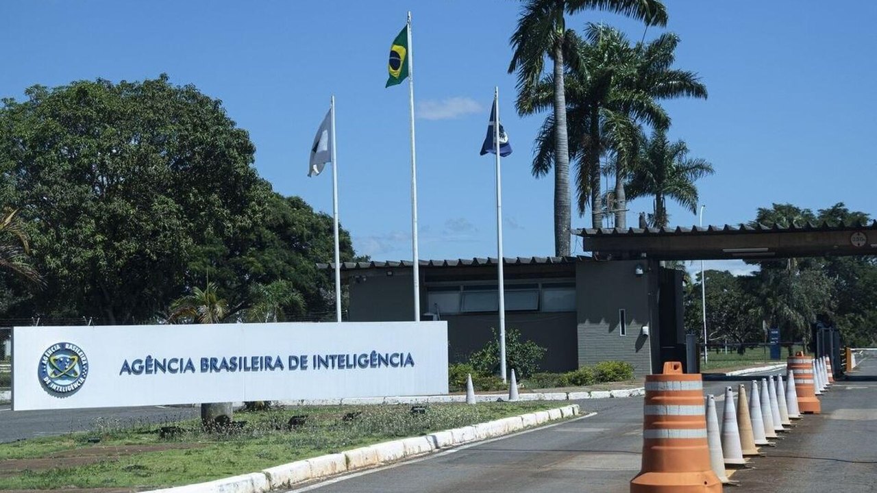 Em depoimento ao STF, servidor da Abin afirma que Ramagem tinha sala no Palácio do Planalto
