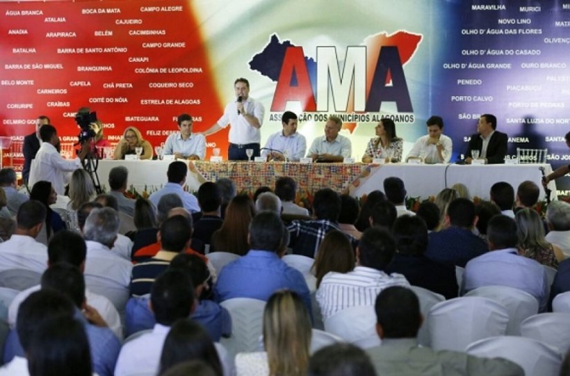 Estado anuncia convênio com a AMA para elaborar projetos nos municípios