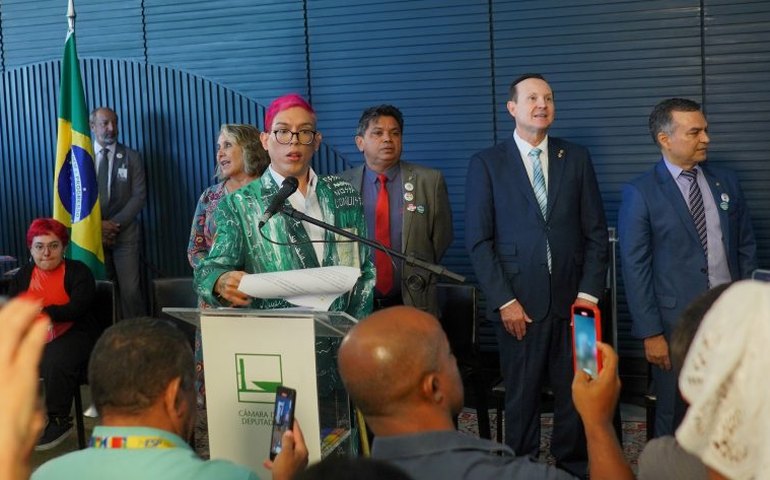 Câmara amplia acessibilidade e prepara votação de propostas sobre direitos das pessoas com deficiência