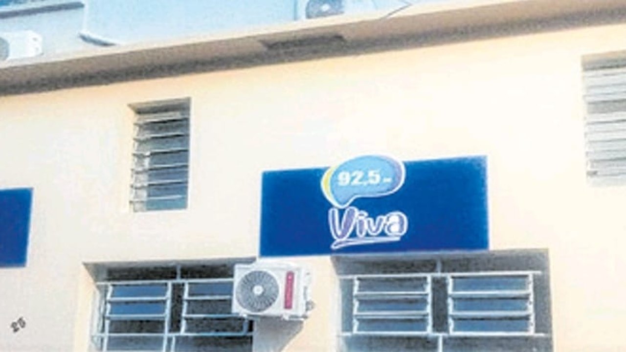 Jornal de Maceió diz que radialistas palmeirenses iniciam greve em Palmeira por pagamento de salários
