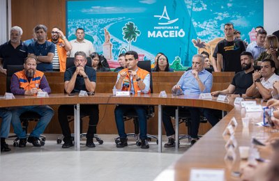 Prefeito JHC se reúne com bancada federal e prega união para preservar vidas
