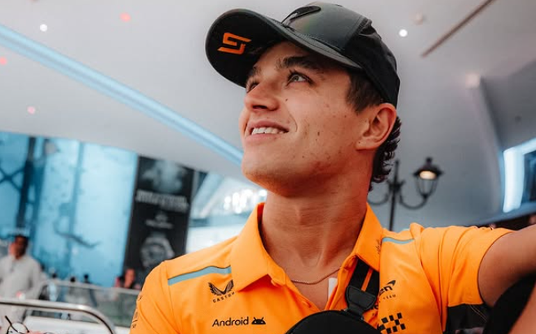 Norris festeja pole e prevê prova positiva para a McLaren: 'Meta é ter os dois carros no topo'