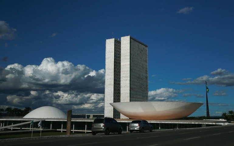 Congresso antecipa votação do orçamento 2025 para esta quinta-feira