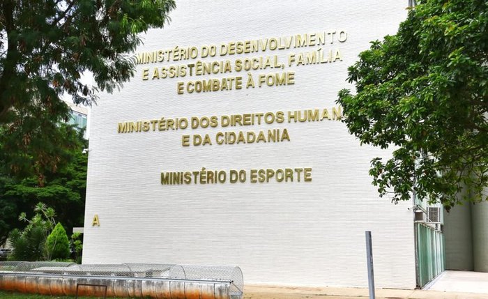 Ministério quer estabelecer parcerias com Instituições de Ensino Superior (IES) Federal Ministério quer estabelecer parcerias com Instituições de Ensino Superior (IES) Federal