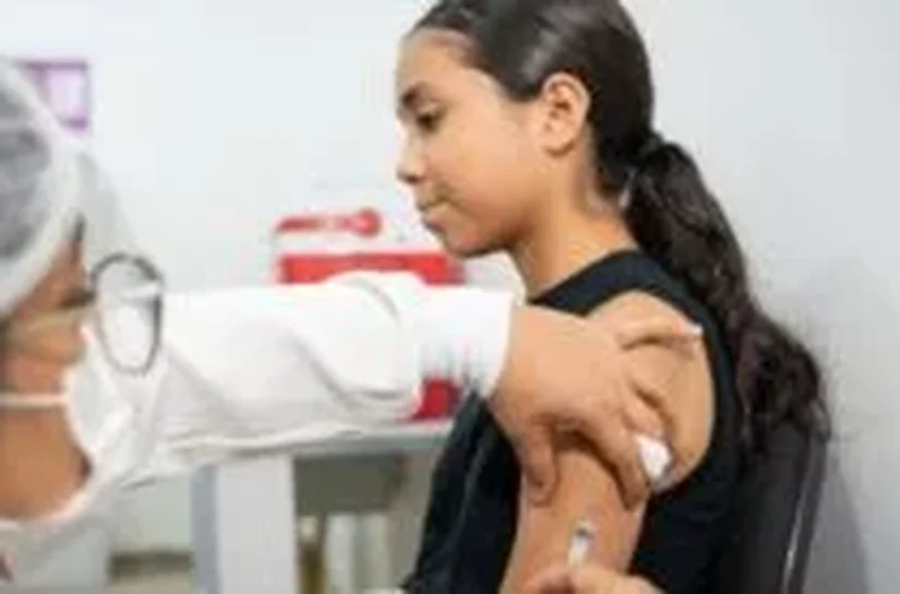 Jovens de 15 a 19 anos podem se vacinar contra o HPV até dezembro