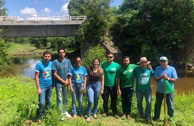 Semarhpi realiza plantio de 200 mudas nativas em parceria com o Instituto do Meio Ambiente