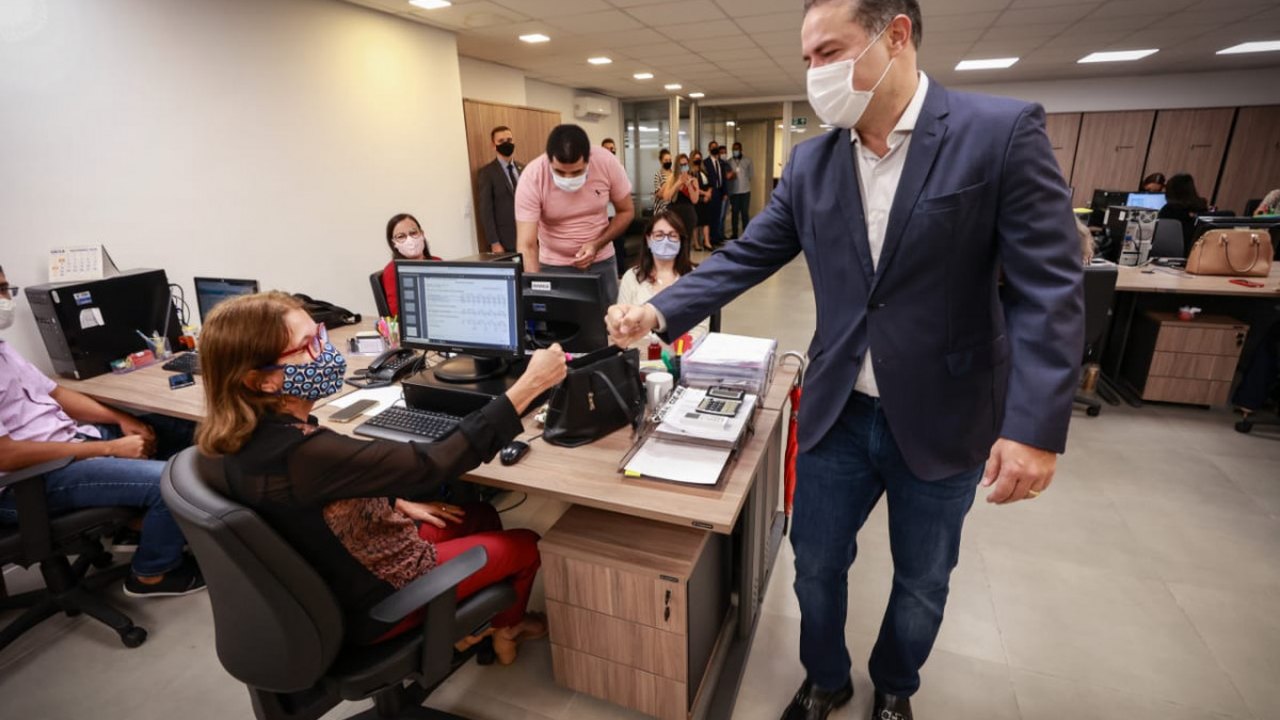 Governador visita novas instalações da CGE e destaca avanços promovidos pelo órgão