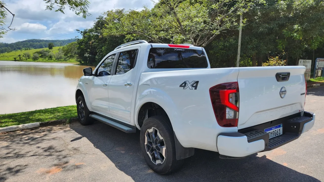 Nissan Frontier 2026 encara os desafios das picapes médias no mercado brasileiro