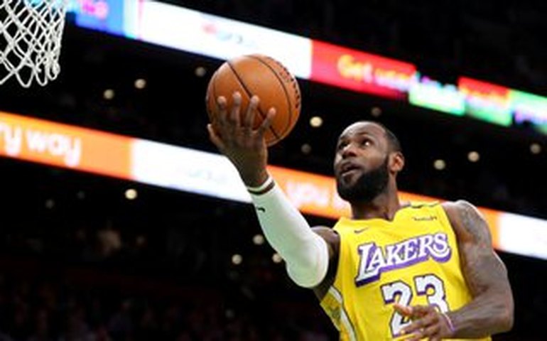 Filho de Lebron James publica homenagem a irmão que sofreu parada cardíaca em treino