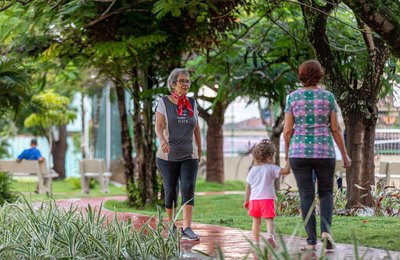 Praça que servia como depósito de lixo é entregue revitalizada aos moradores da Serraria