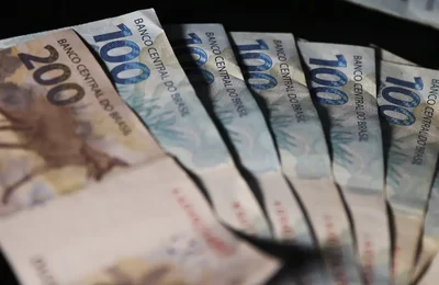 Brasileiros sacam R$ 318,37 milhões em valores a receber em junho