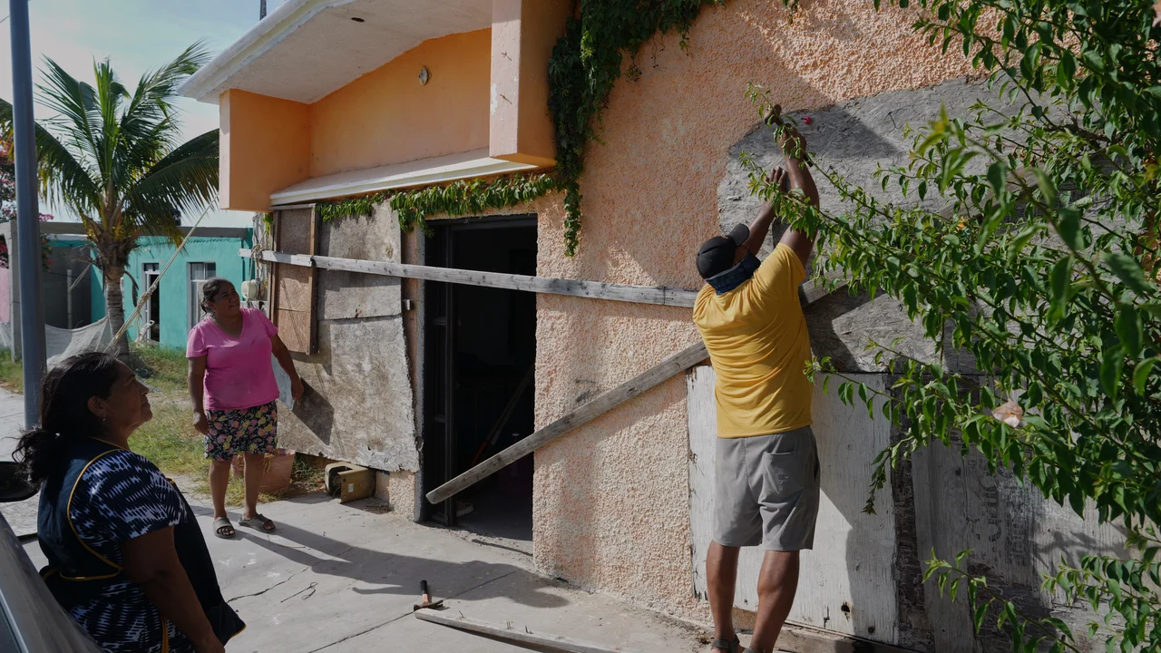 Furacão Polo pode causar inundações com risco de vida na península da Baja California, no México.