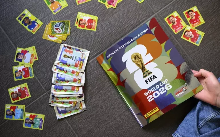 Polícia do Rio apreende 200 mil figurinhas falsificadas da Copa