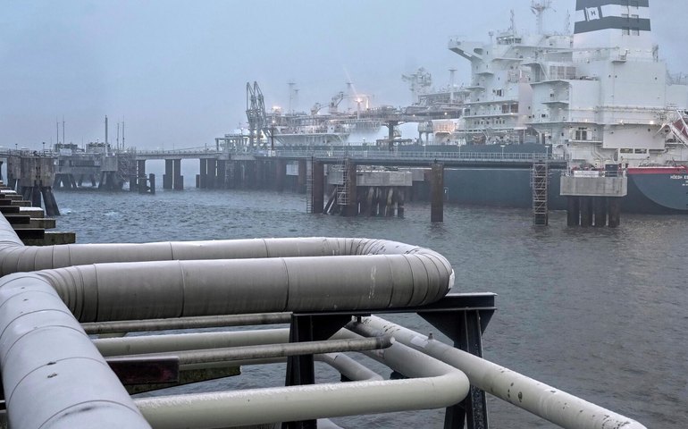 UE manifesta preocupação com dependência energética dos EUA após abandono do gás russo