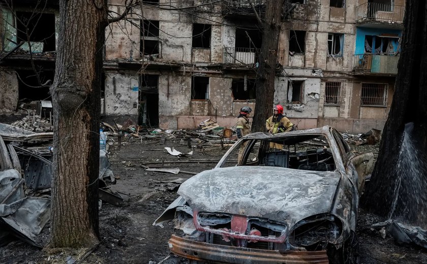 Ucranianos fogem de 'cidade fantasma' que a Rússia tenta retomar