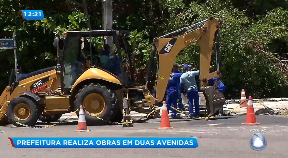 Obras em avenidas