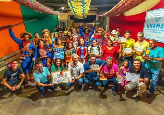 Grupos de dança de Arapiraca são homenageados pela Prefeitura