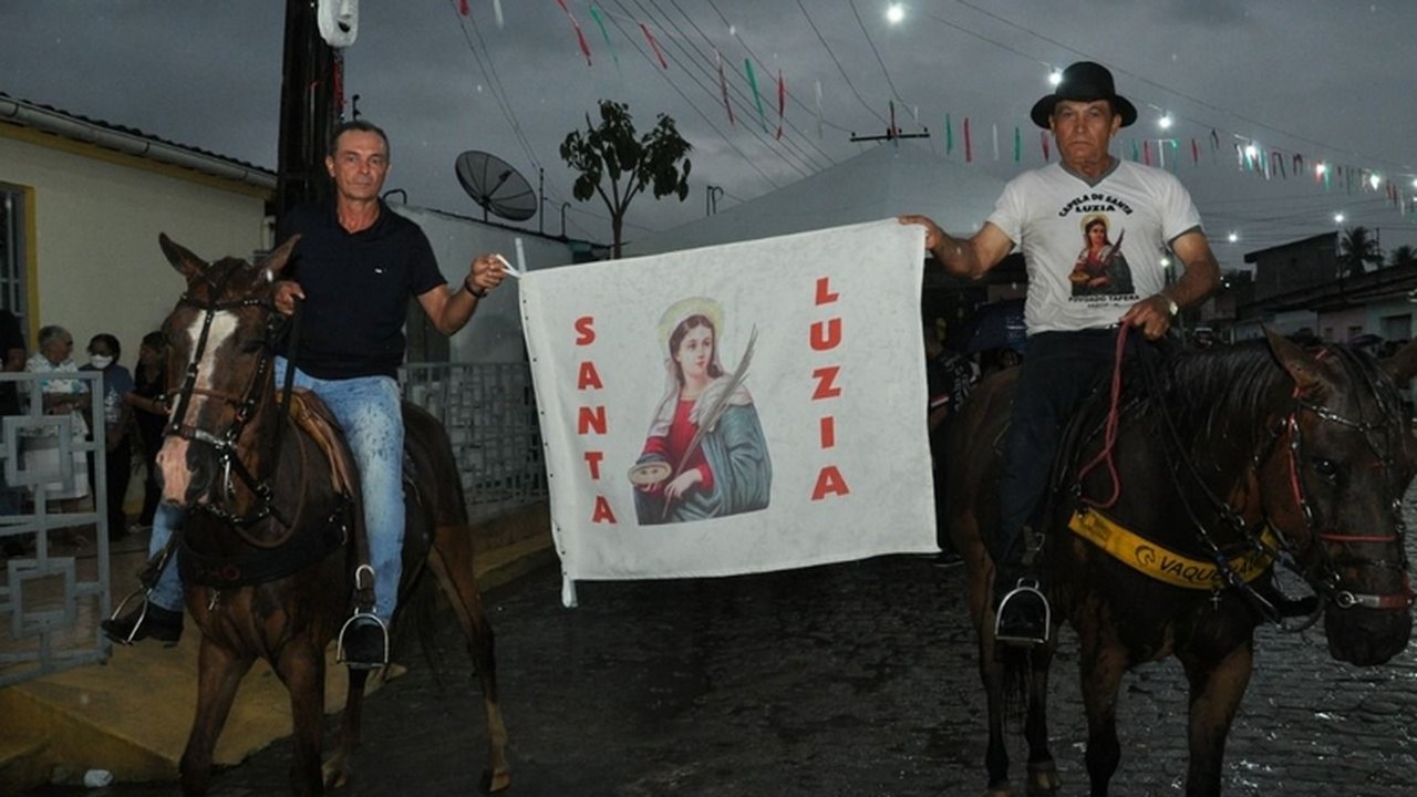 Povoado Tapera em Anadia abre os festejos da padroeira Santa Luzia com tradicional festa dos bandos