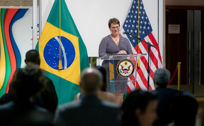 Exposição 'Raízes Entrelaçadas' celebra amizade Brasil-EUA