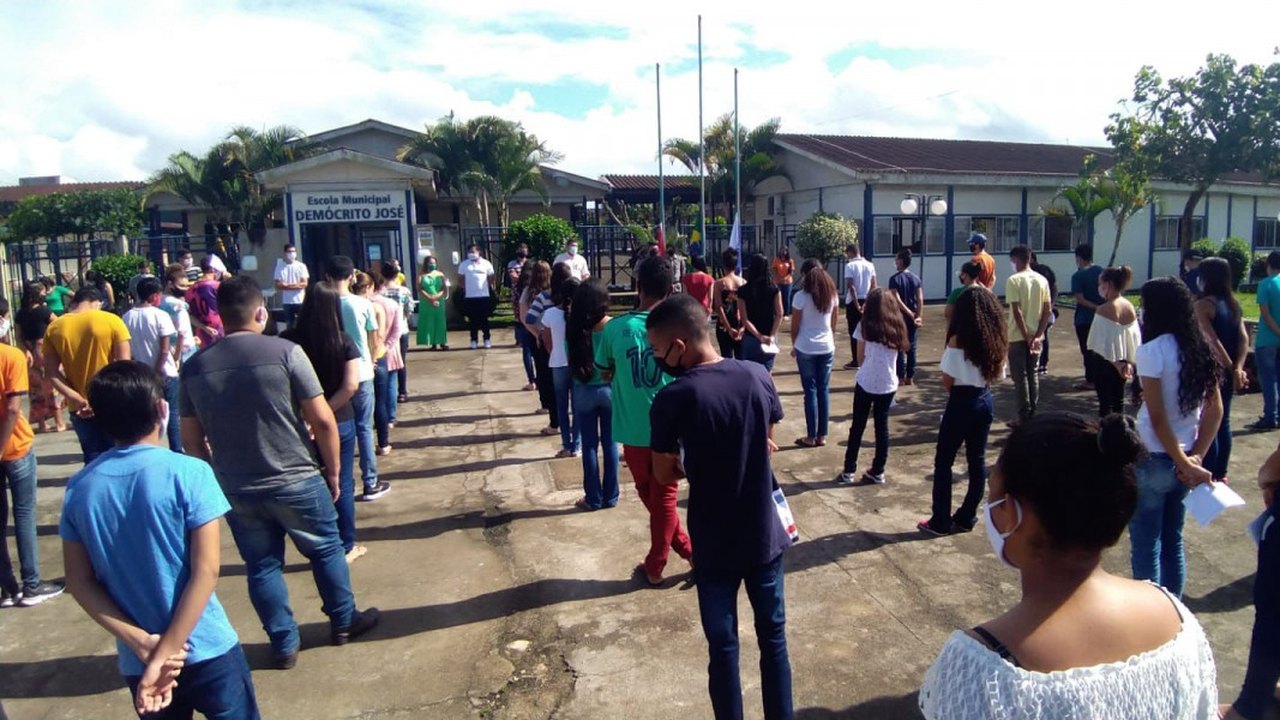 Escola Demócrito José realiza ação em alusão ao 7 de setembro em Branquinha