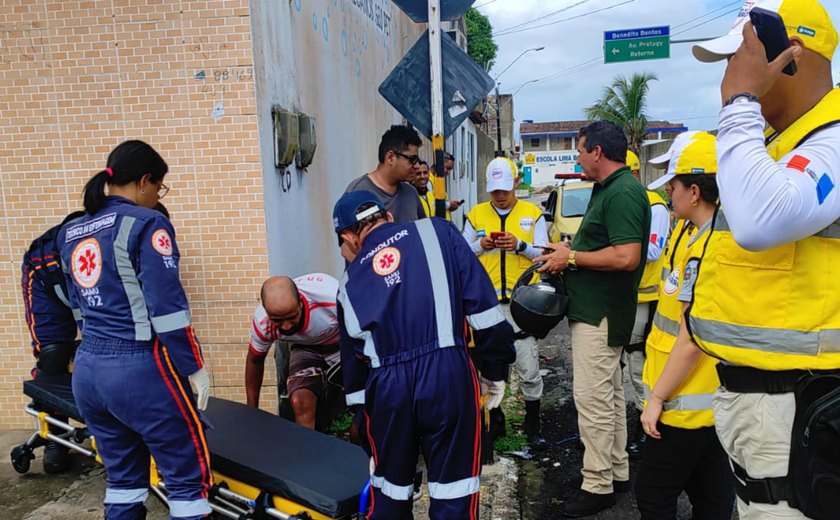 Ronda no Bairro socorre feridos em acidente entre motos no Benedito Bentes