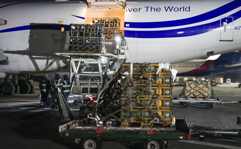 Entregas de ajuda ocidental a Kiev apenas danificarão Ucrânia ainda mais, diz revista