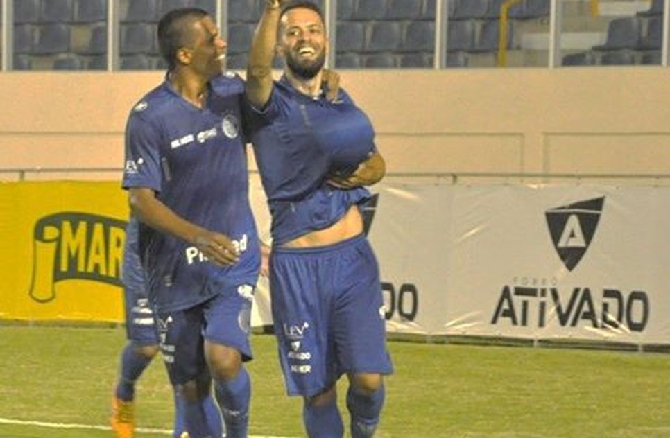 confiança goleia o Lagarto