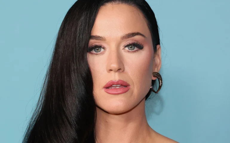 'Bandaids': o que a nova música de Katy Perry revela sobre o fim de seu relacionamento com Orlando Bloom